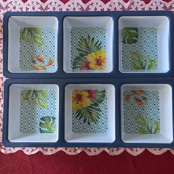 Hawaiian Themed Divided Servers - Picture 6 of 6